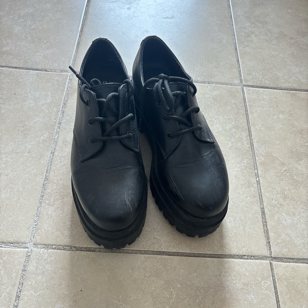 Women’s black lace up oxfords